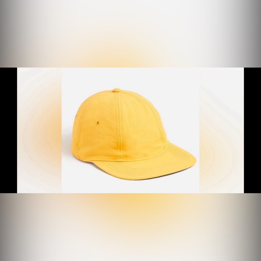 J CREW baseball cap in breathable Taslan nylon, in yellow or green.